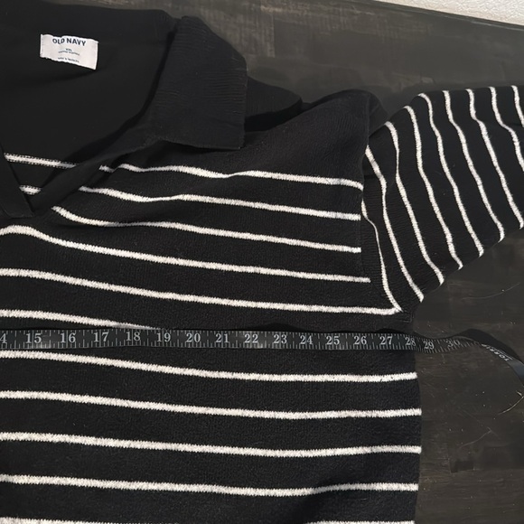 Old Navy Black and White Striped V-Neck Sweater - Picture 6 of 7
